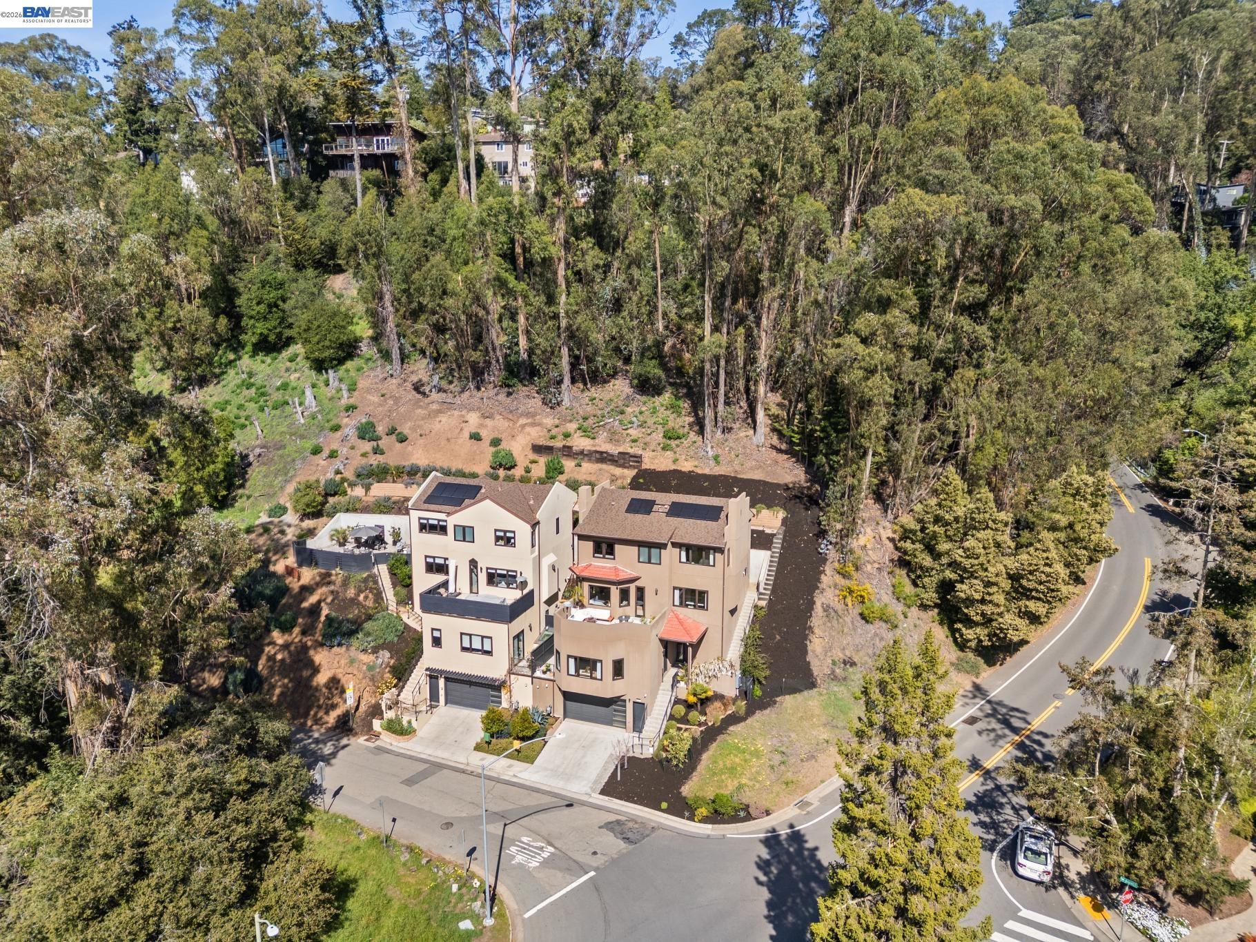 Detail Gallery Image 5 of 60 For 2588 Scout Rd, Oakland,  CA 94611 - 4 Beds | 3/1 Baths