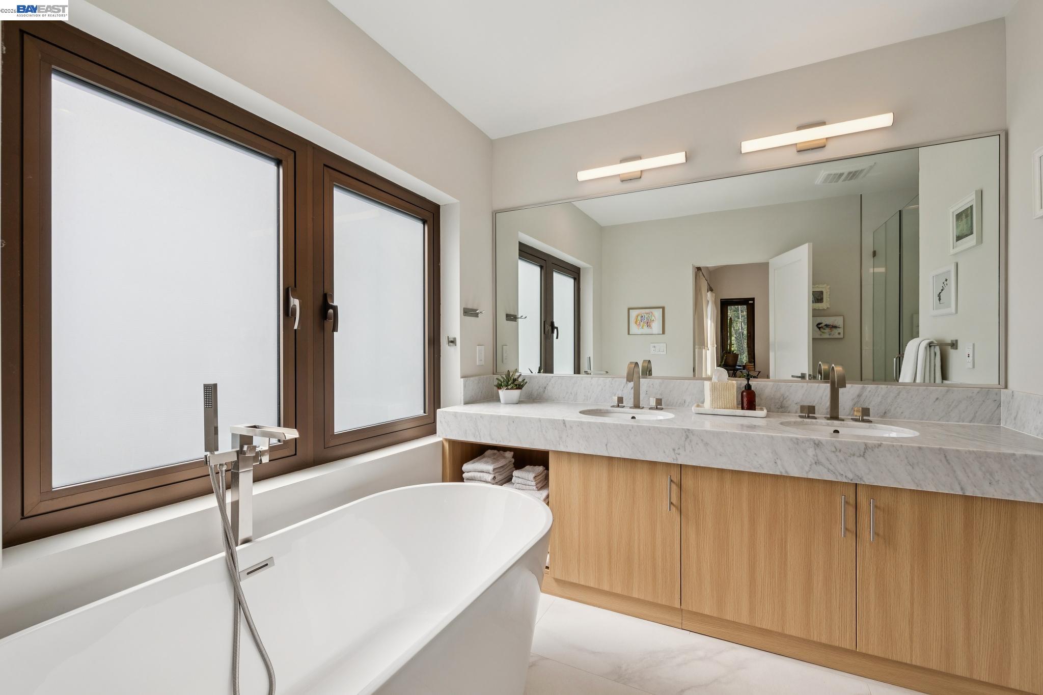 Detail Gallery Image 41 of 60 For 2588 Scout Rd, Oakland,  CA 94611 - 4 Beds | 3/1 Baths