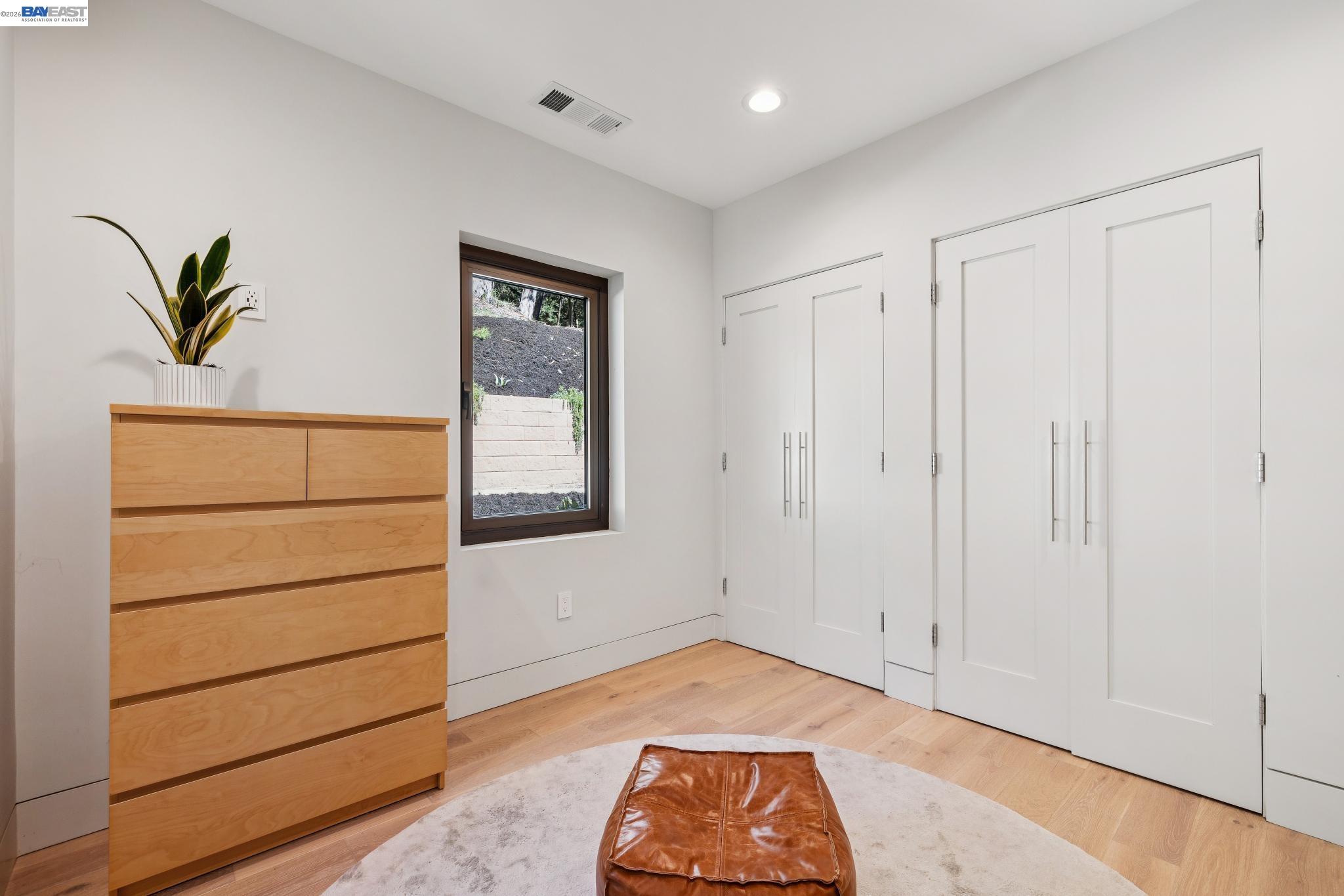 Detail Gallery Image 46 of 60 For 2588 Scout Rd, Oakland,  CA 94611 - 4 Beds | 3/1 Baths