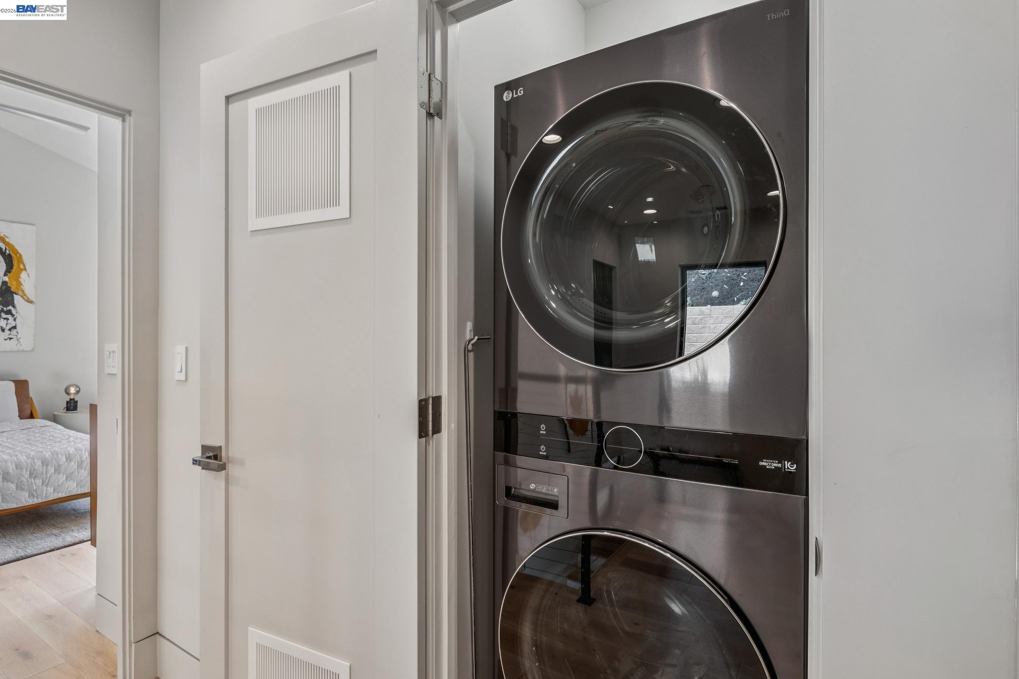 Detail Gallery Image 48 of 60 For 2588 Scout Rd, Oakland,  CA 94611 - 4 Beds | 3/1 Baths