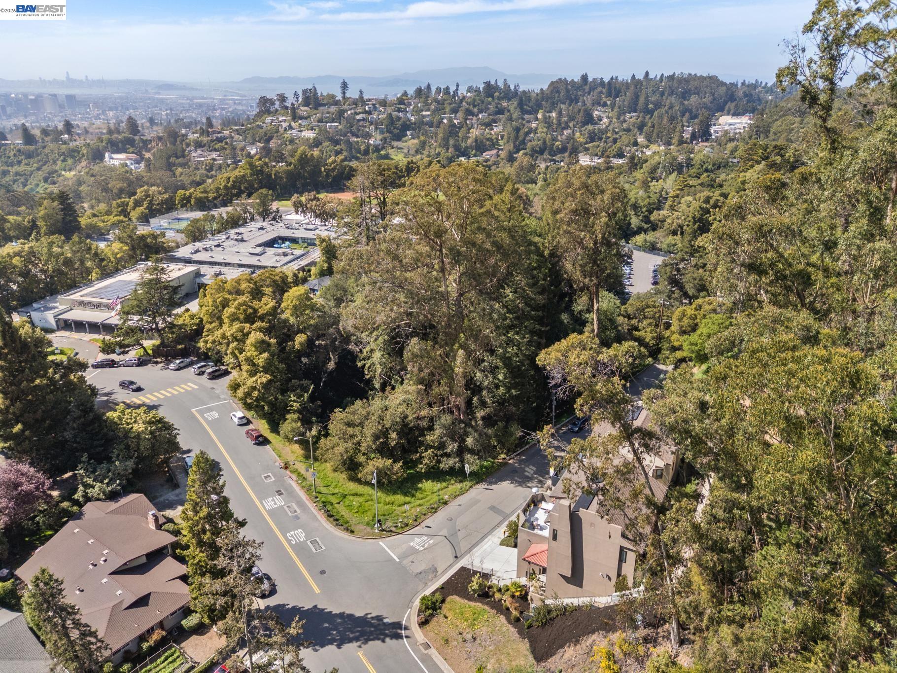 Detail Gallery Image 60 of 60 For 2588 Scout Rd, Oakland,  CA 94611 - 4 Beds | 3/1 Baths