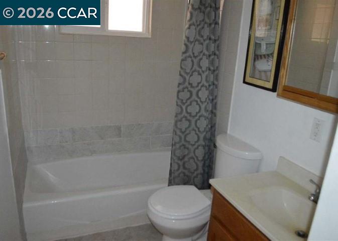 Detail Gallery Image 13 of 16 For 1898 Clayton Way, Concord,  CA 94519 - 3 Beds | 2 Baths