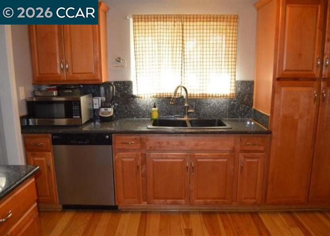 Detail Gallery Image 14 of 16 For 1898 Clayton Way, Concord,  CA 94519 - 3 Beds | 2 Baths