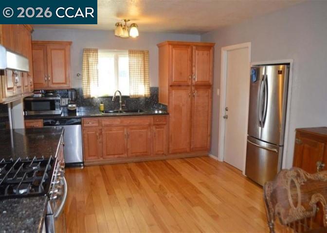 Detail Gallery Image 15 of 16 For 1898 Clayton Way, Concord,  CA 94519 - 3 Beds | 2 Baths