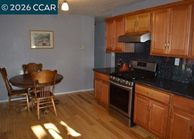 Detail Gallery Image 5 of 16 For 1898 Clayton Way, Concord,  CA 94519 - 3 Beds | 2 Baths