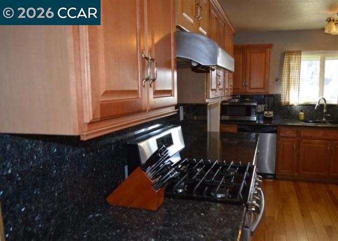 Detail Gallery Image 8 of 16 For 1898 Clayton Way, Concord,  CA 94519 - 3 Beds | 2 Baths