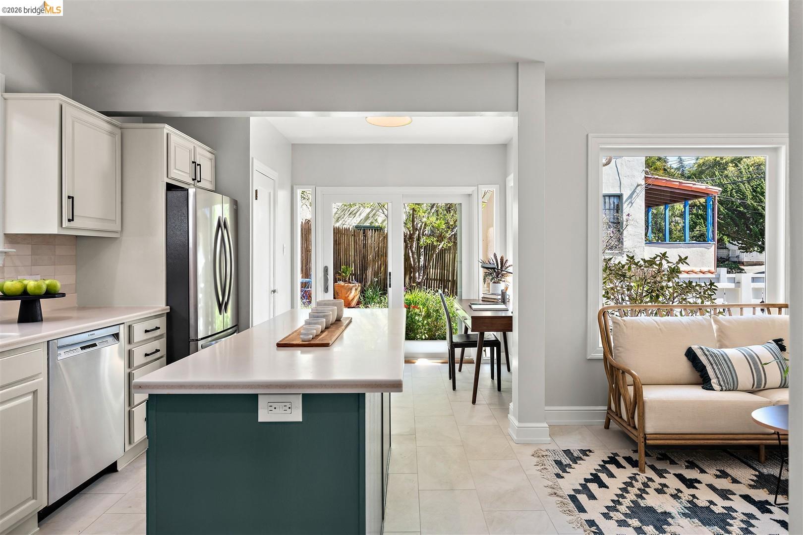 Detail Gallery Image 16 of 58 For 2121 Eunice Street, Berkeley,  CA 94709 - 3 Beds | 1/1 Baths