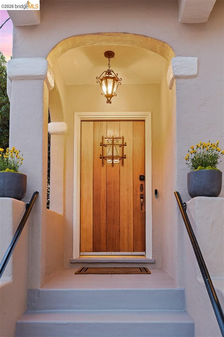 Detail Gallery Image 4 of 58 For 2121 Eunice Street, Berkeley,  CA 94709 - 3 Beds | 1/1 Baths