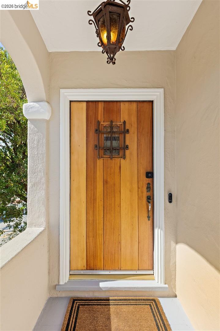 Detail Gallery Image 5 of 58 For 2121 Eunice Street, Berkeley,  CA 94709 - 3 Beds | 1/1 Baths