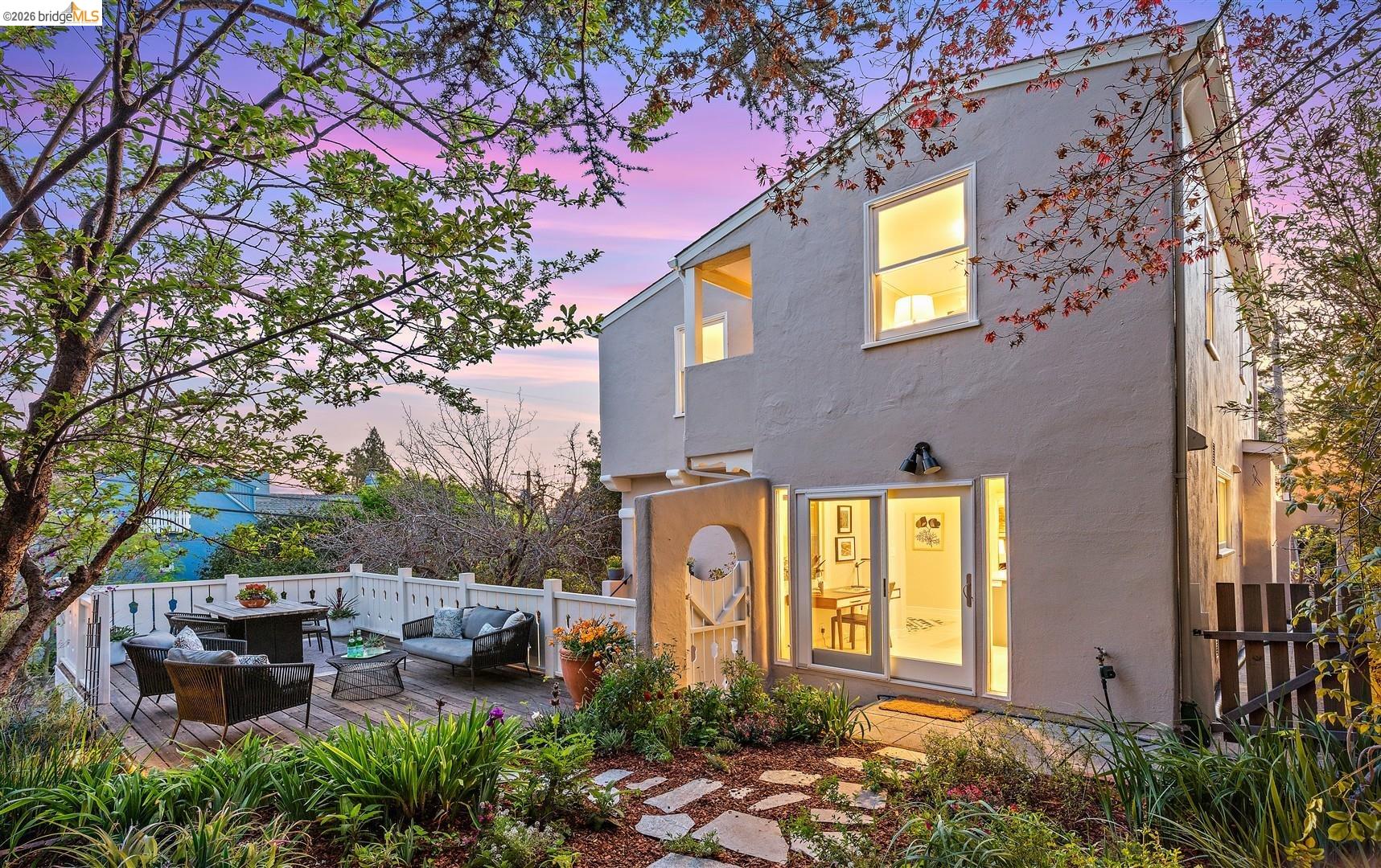 Detail Gallery Image 41 of 58 For 2121 Eunice Street, Berkeley,  CA 94709 - 3 Beds | 1/1 Baths