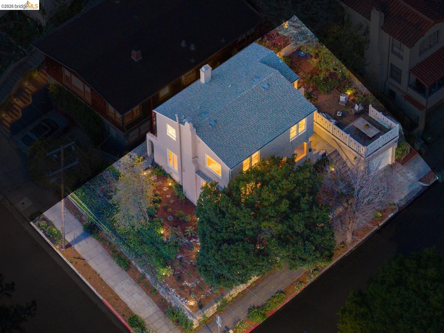 Detail Gallery Image 48 of 58 For 2121 Eunice Street, Berkeley,  CA 94709 - 3 Beds | 1/1 Baths