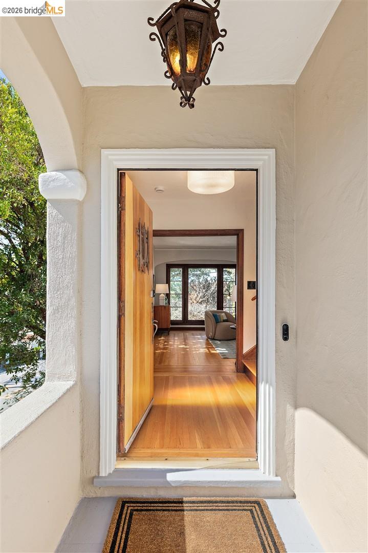 Detail Gallery Image 6 of 58 For 2121 Eunice Street, Berkeley,  CA 94709 - 3 Beds | 1/1 Baths