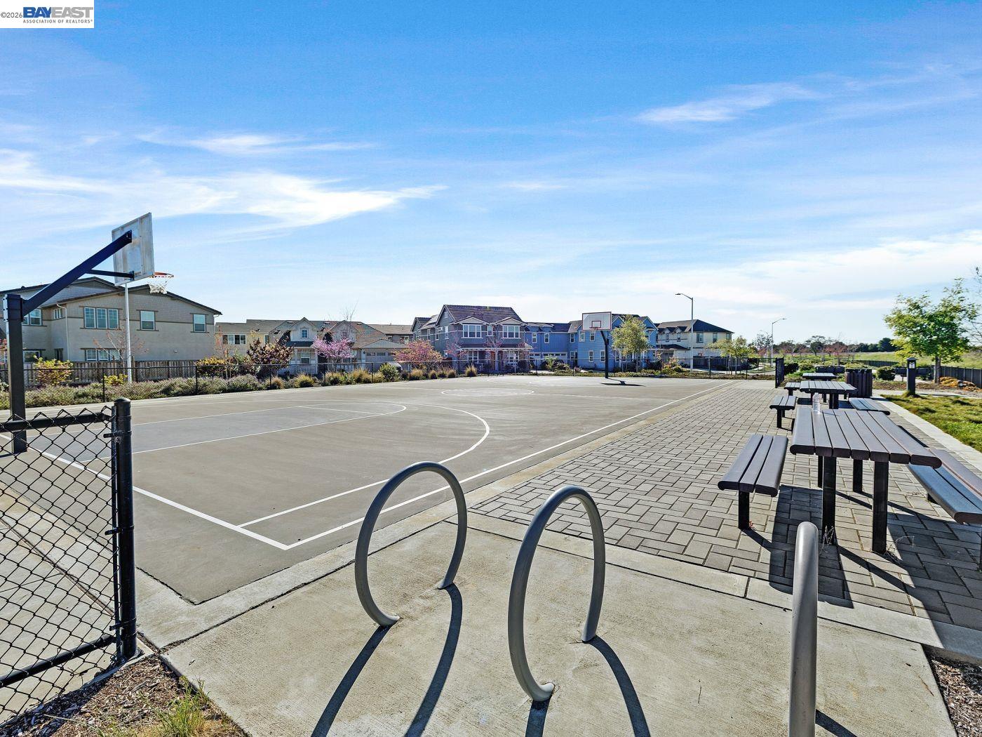 Detail Gallery Image 36 of 38 For 4940 Bunkhouse St, Fremont,  CA 94555 - 5 Beds | 3/1 Baths