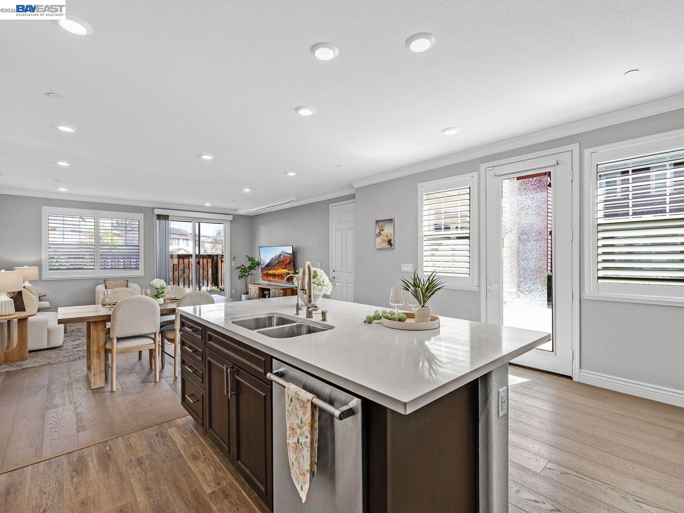 Detail Gallery Image 10 of 38 For 4940 Bunkhouse St, Fremont,  CA 94555 - 5 Beds | 3/1 Baths