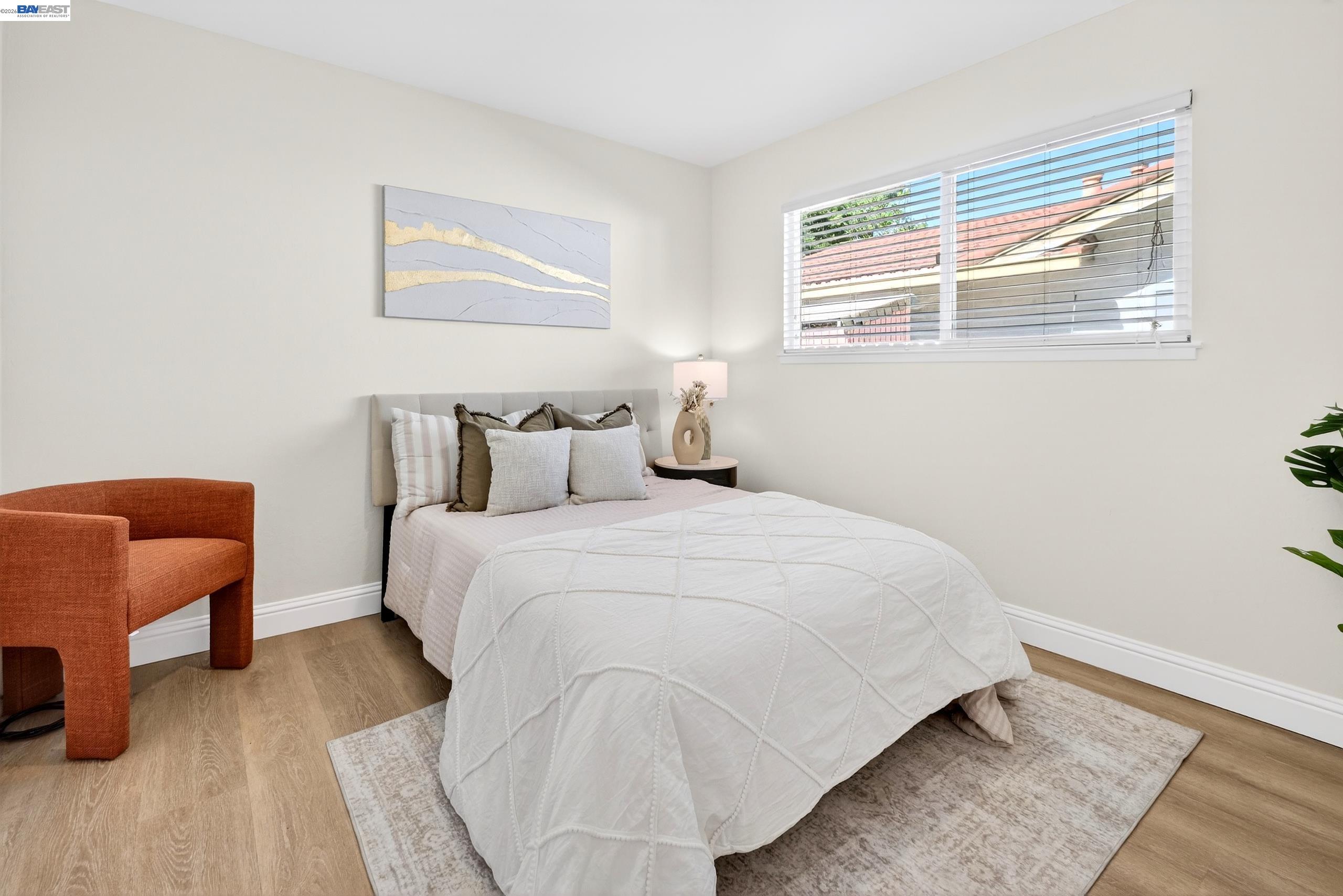 Detail Gallery Image 12 of 28 For 5170 Saddle Brook Dr, Oakland,  CA 94619 - 4 Beds | 2 Baths