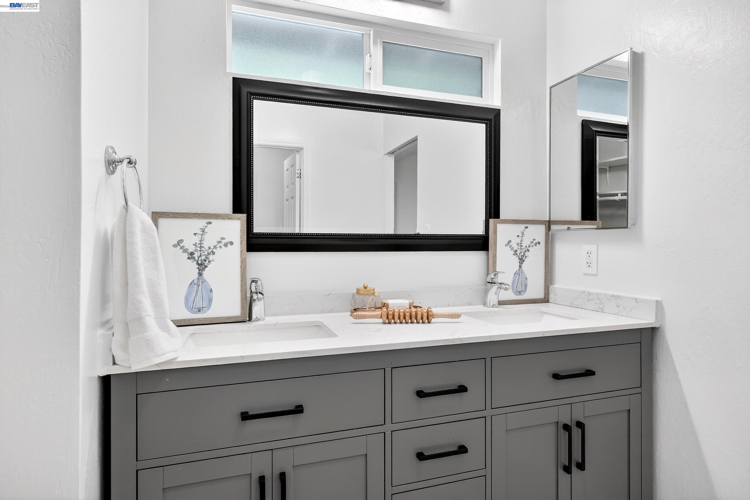 Detail Gallery Image 19 of 28 For 5170 Saddle Brook Dr, Oakland,  CA 94619 - 4 Beds | 2 Baths