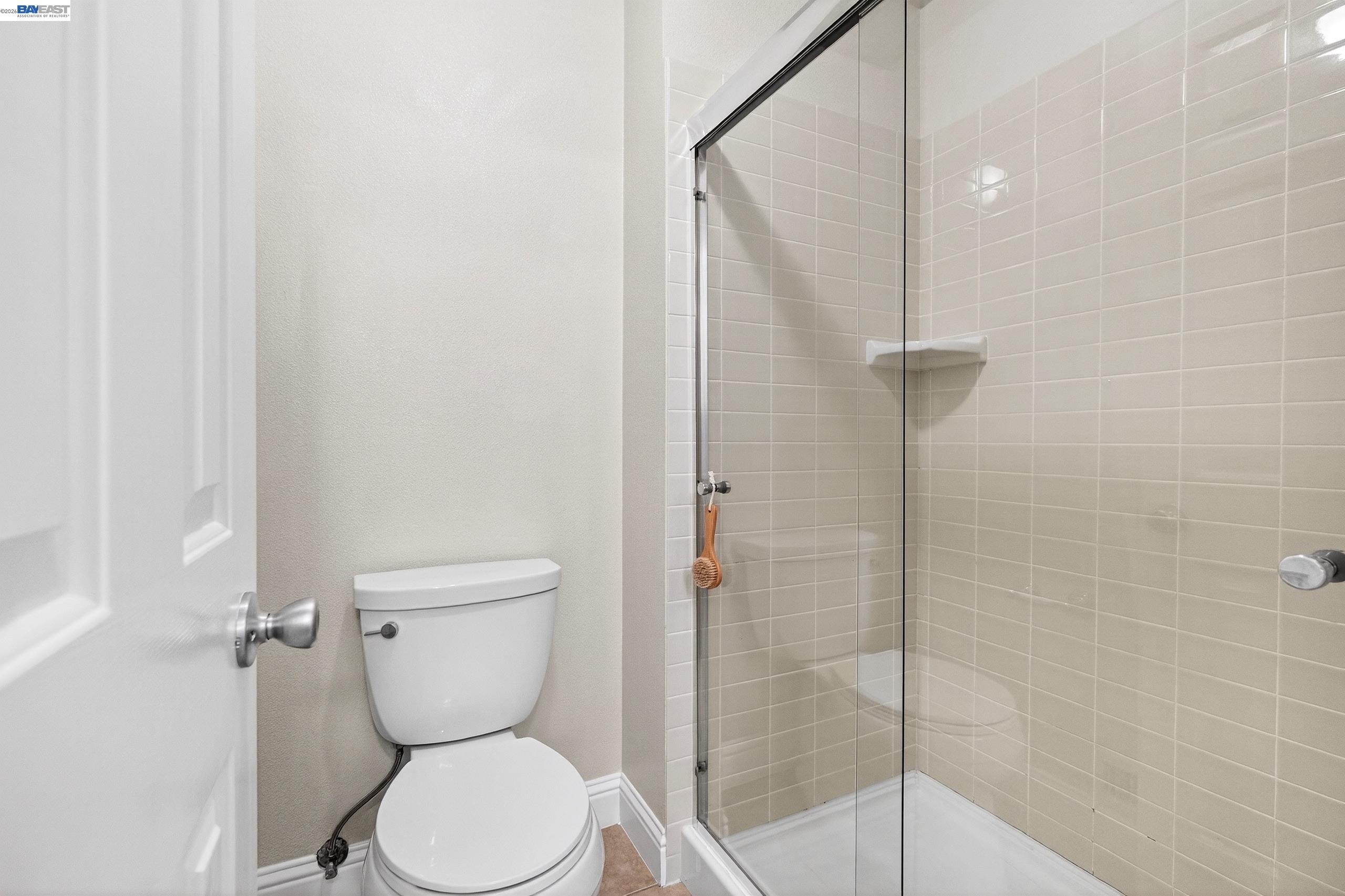 Detail Gallery Image 21 of 28 For 5170 Saddle Brook Dr, Oakland,  CA 94619 - 4 Beds | 2 Baths