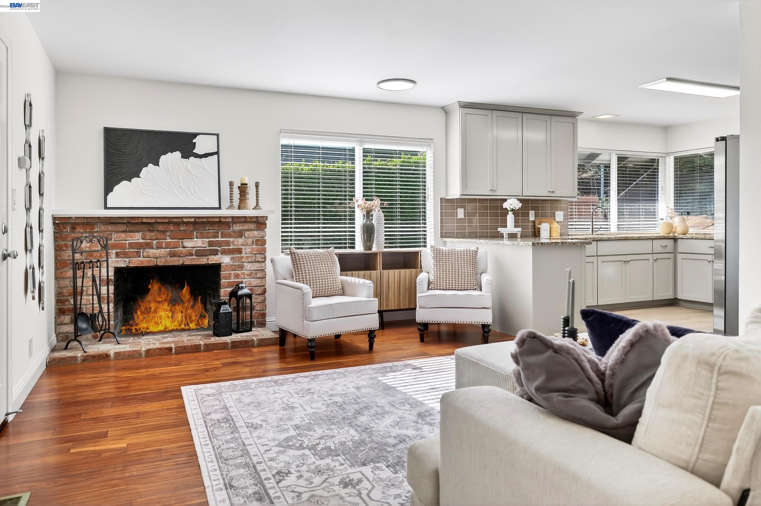 Detail Gallery Image 8 of 28 For 5170 Saddle Brook Dr, Oakland,  CA 94619 - 4 Beds | 2 Baths