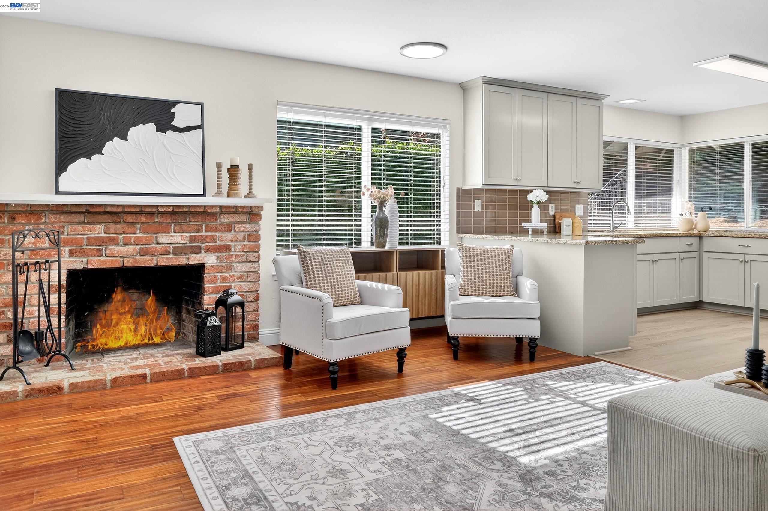 Detail Gallery Image 9 of 28 For 5170 Saddle Brook Dr, Oakland,  CA 94619 - 4 Beds | 2 Baths