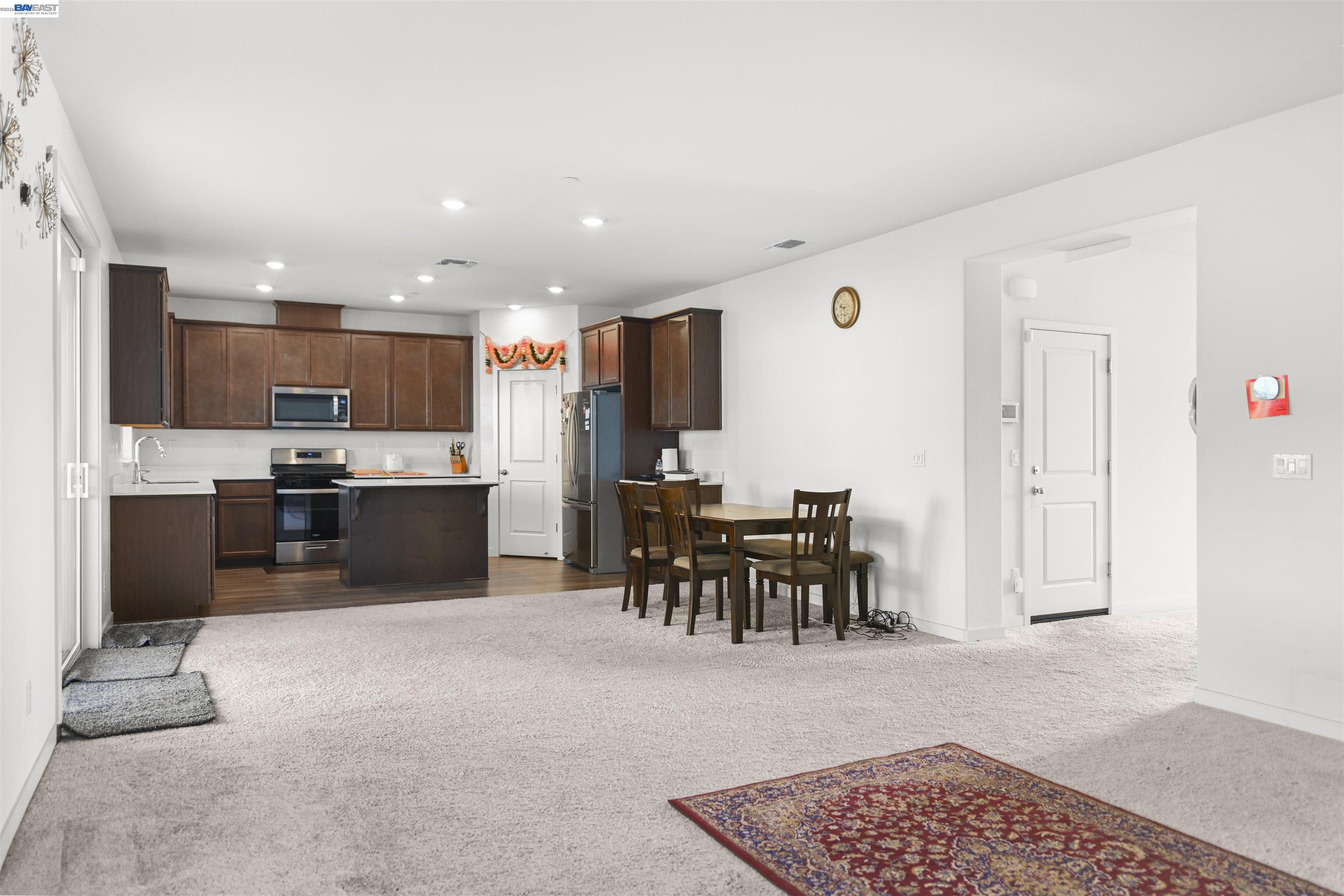 Detail Gallery Image 3 of 27 For 9620 Mason Trails Rd, Roseville,  CA 95747 - 4 Beds | 3 Baths