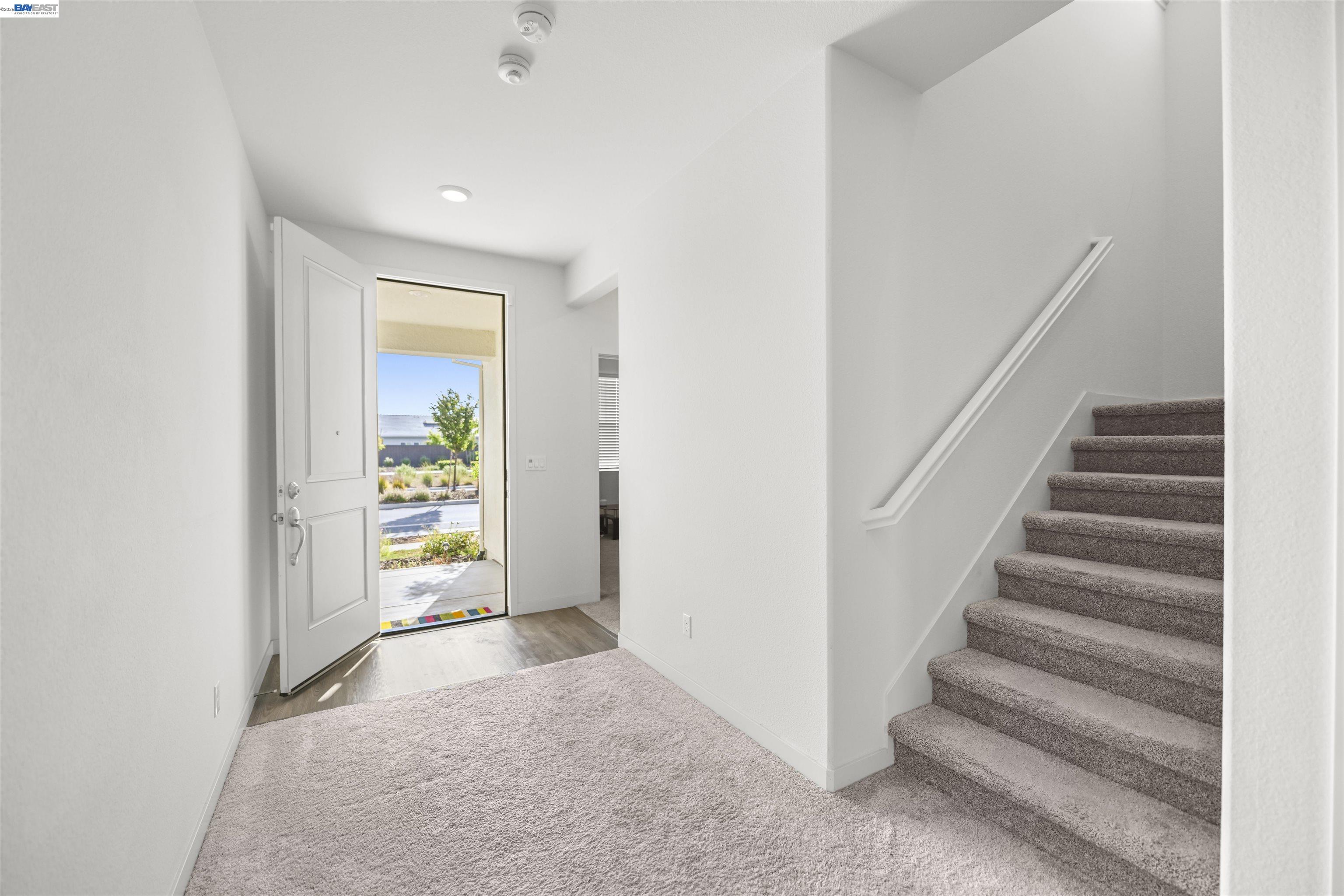 Detail Gallery Image 10 of 27 For 9620 Mason Trails Rd, Roseville,  CA 95747 - 4 Beds | 3 Baths