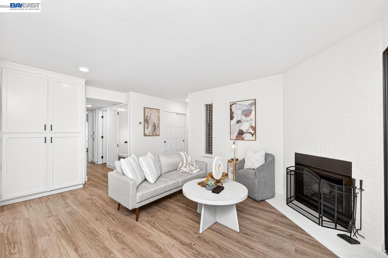 Photo #3: 41126821 Listing: Photo #3