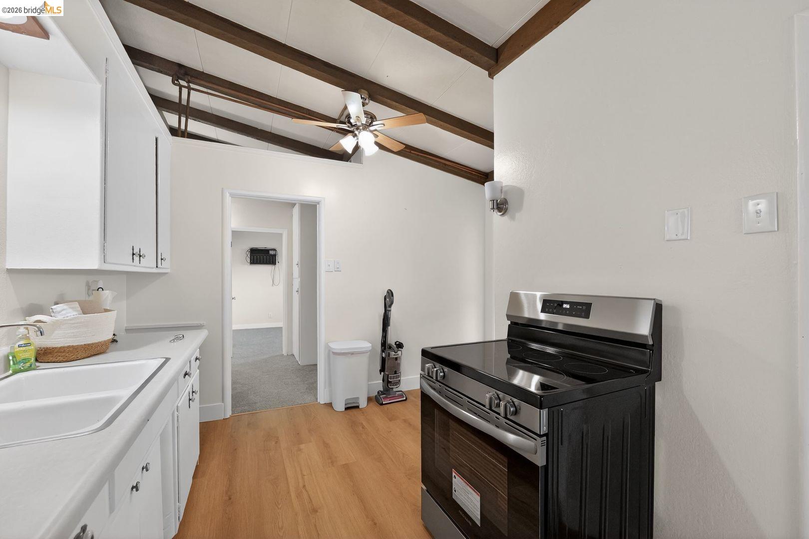 Detail Gallery Image 11 of 25 For 16 Bryan Ave, Antioch,  CA 94509 - 3 Beds | 1 Baths