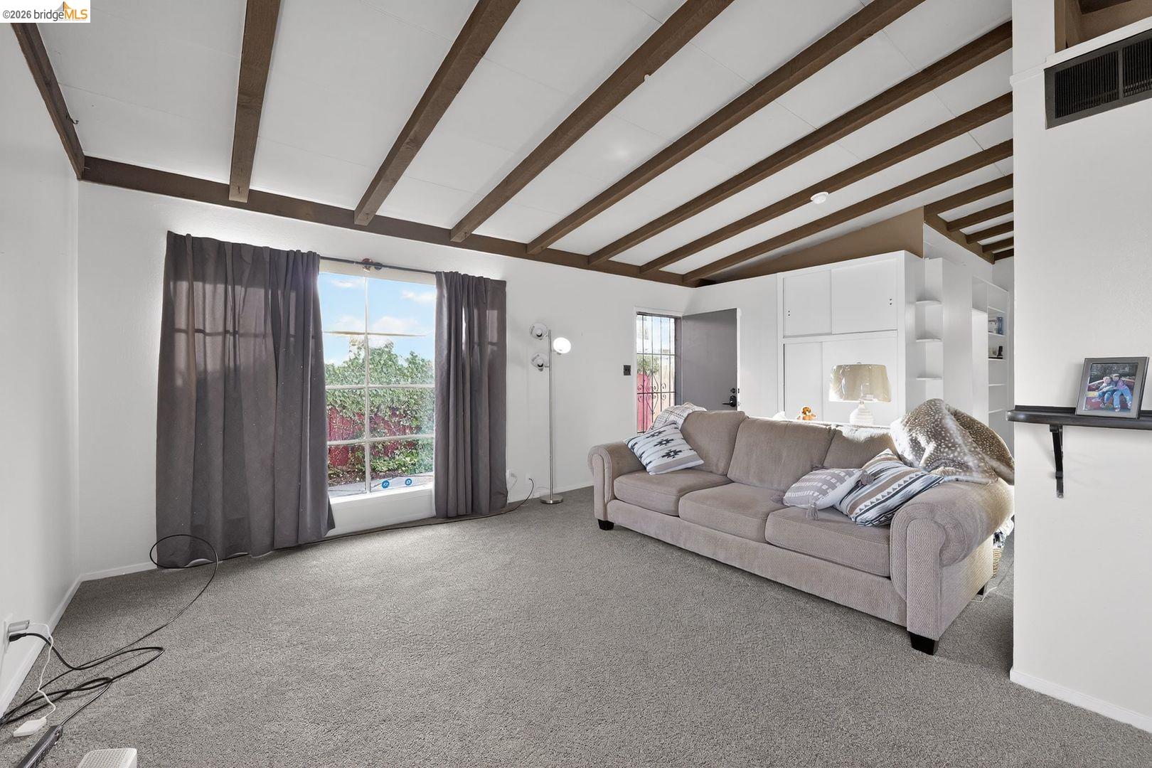 Detail Gallery Image 7 of 25 For 16 Bryan Ave, Antioch,  CA 94509 - 3 Beds | 1 Baths