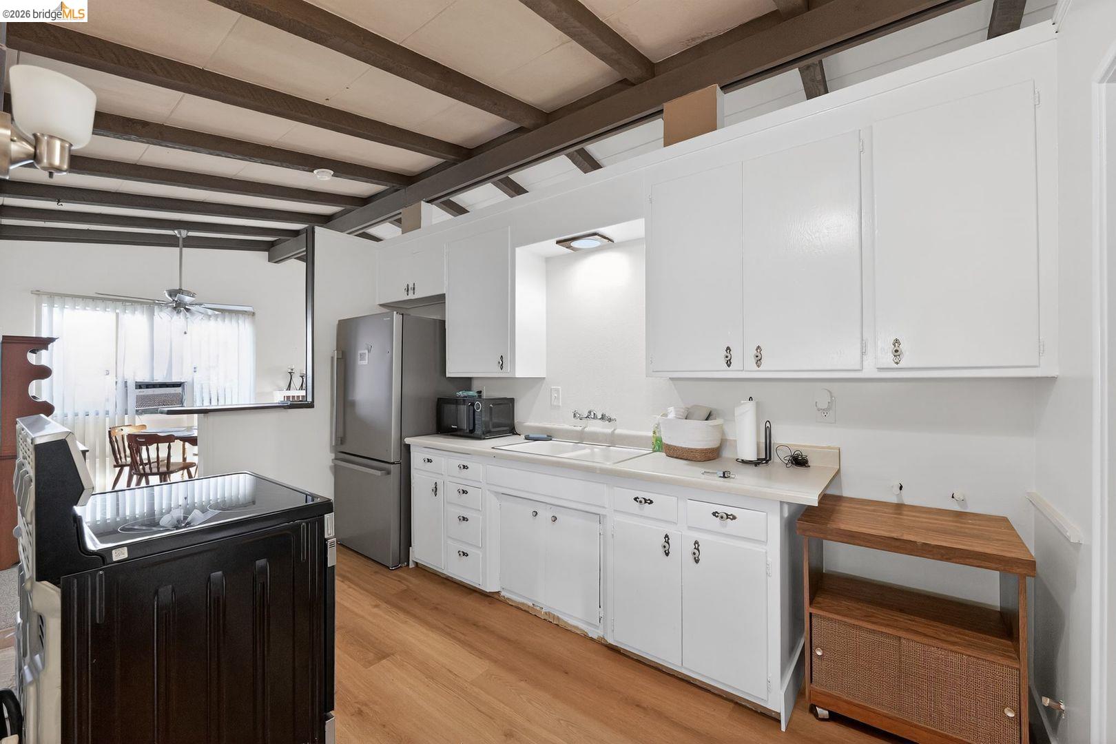 Detail Gallery Image 8 of 25 For 16 Bryan Ave, Antioch,  CA 94509 - 3 Beds | 1 Baths