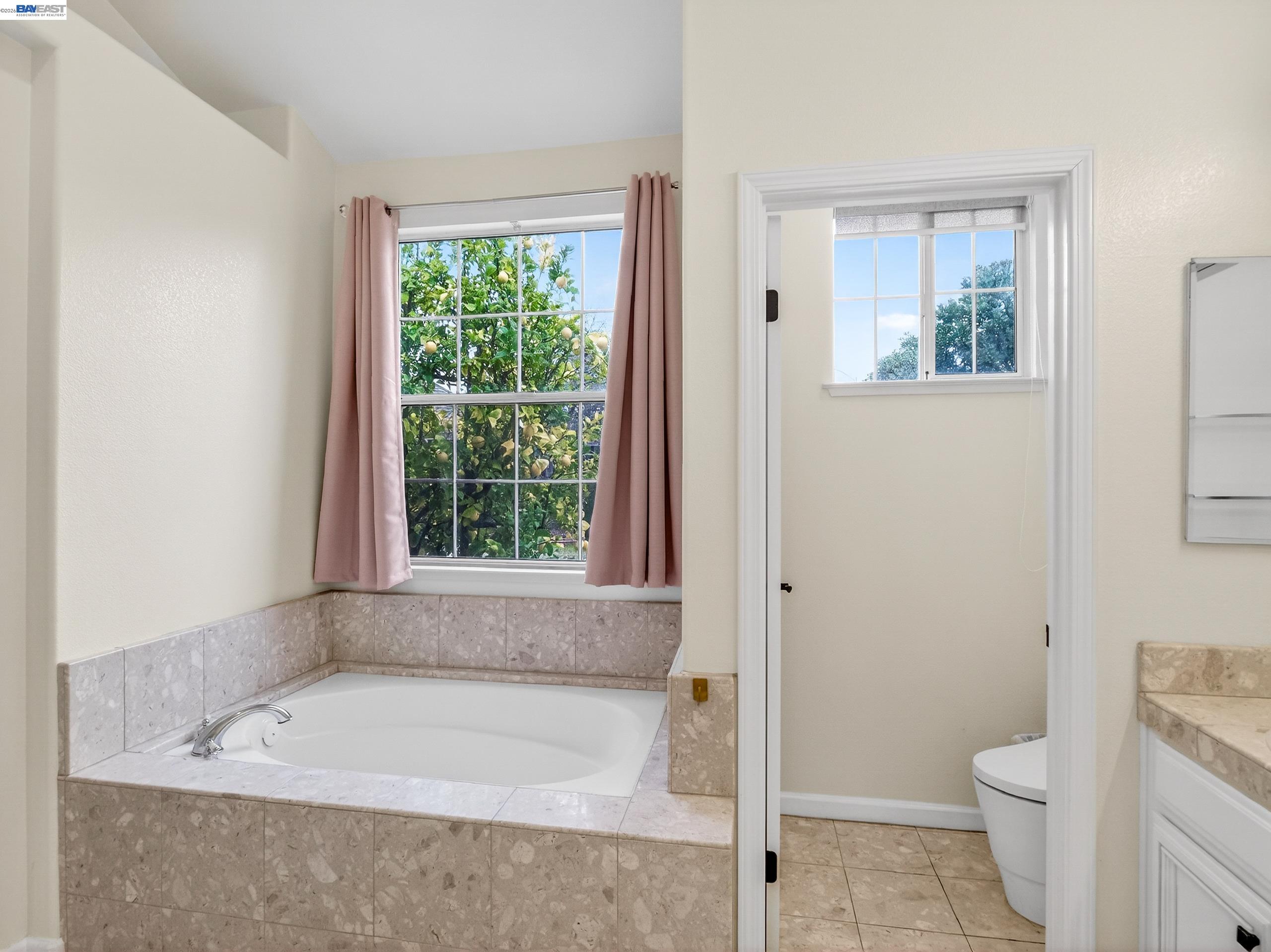 Detail Gallery Image 19 of 38 For 2166 Shadow Ridge Way, San Jose,  CA 95138 - 5 Beds | 4 Baths