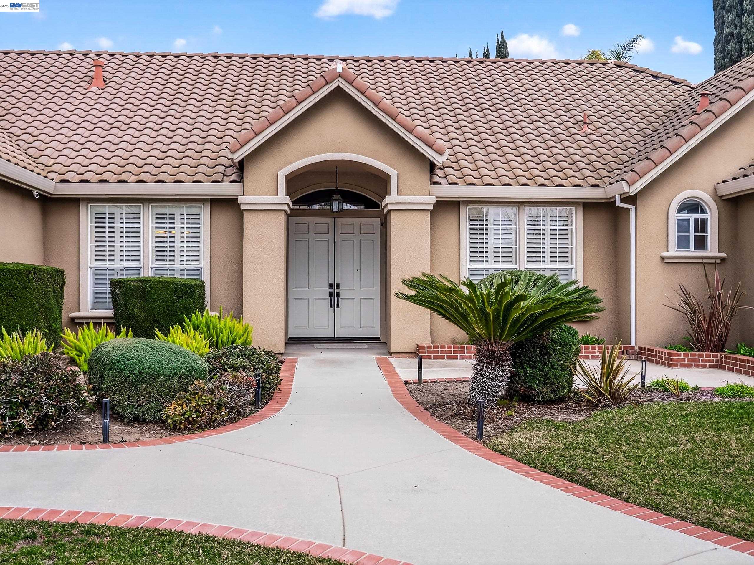 Detail Gallery Image 4 of 38 For 2166 Shadow Ridge Way, San Jose,  CA 95138 - 5 Beds | 4 Baths