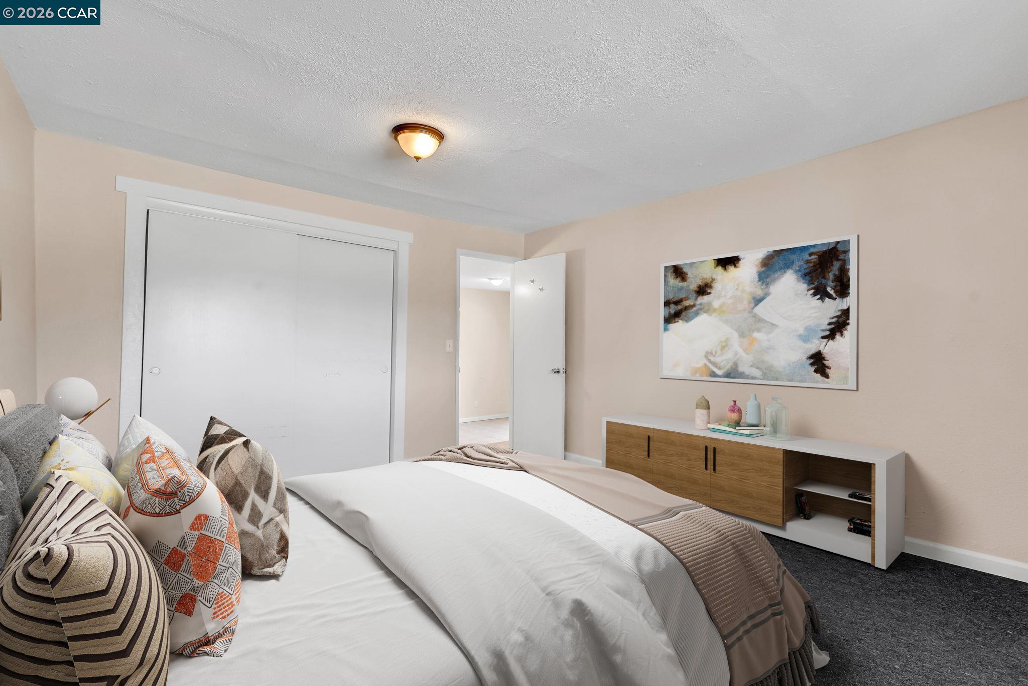 Detail Gallery Image 19 of 44 For 2150 35th Ave, Oakland,  CA 94601 - 5 Beds | 2/2 Baths