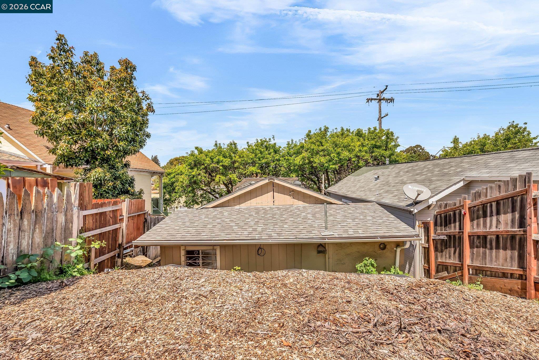 Detail Gallery Image 42 of 44 For 2150 35th Ave, Oakland,  CA 94601 - 5 Beds | 2/2 Baths