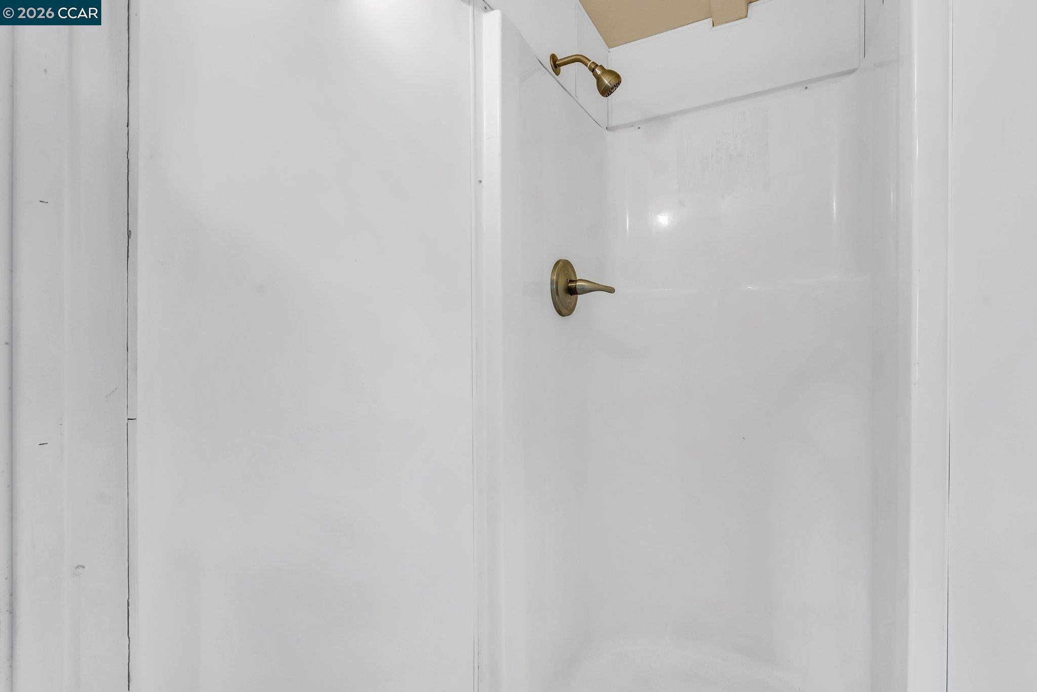 Detail Gallery Image 8 of 44 For 2150 35th Ave, Oakland,  CA 94601 - 5 Beds | 2/2 Baths