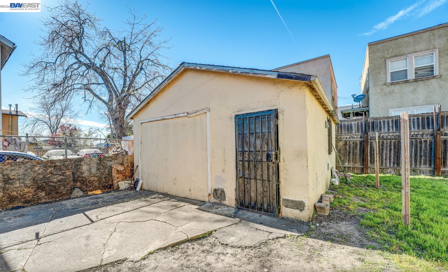 Detail Gallery Image 17 of 21 For 1061 71st Ave, Oakland,  CA 94621 - 2 Beds | 1 Baths