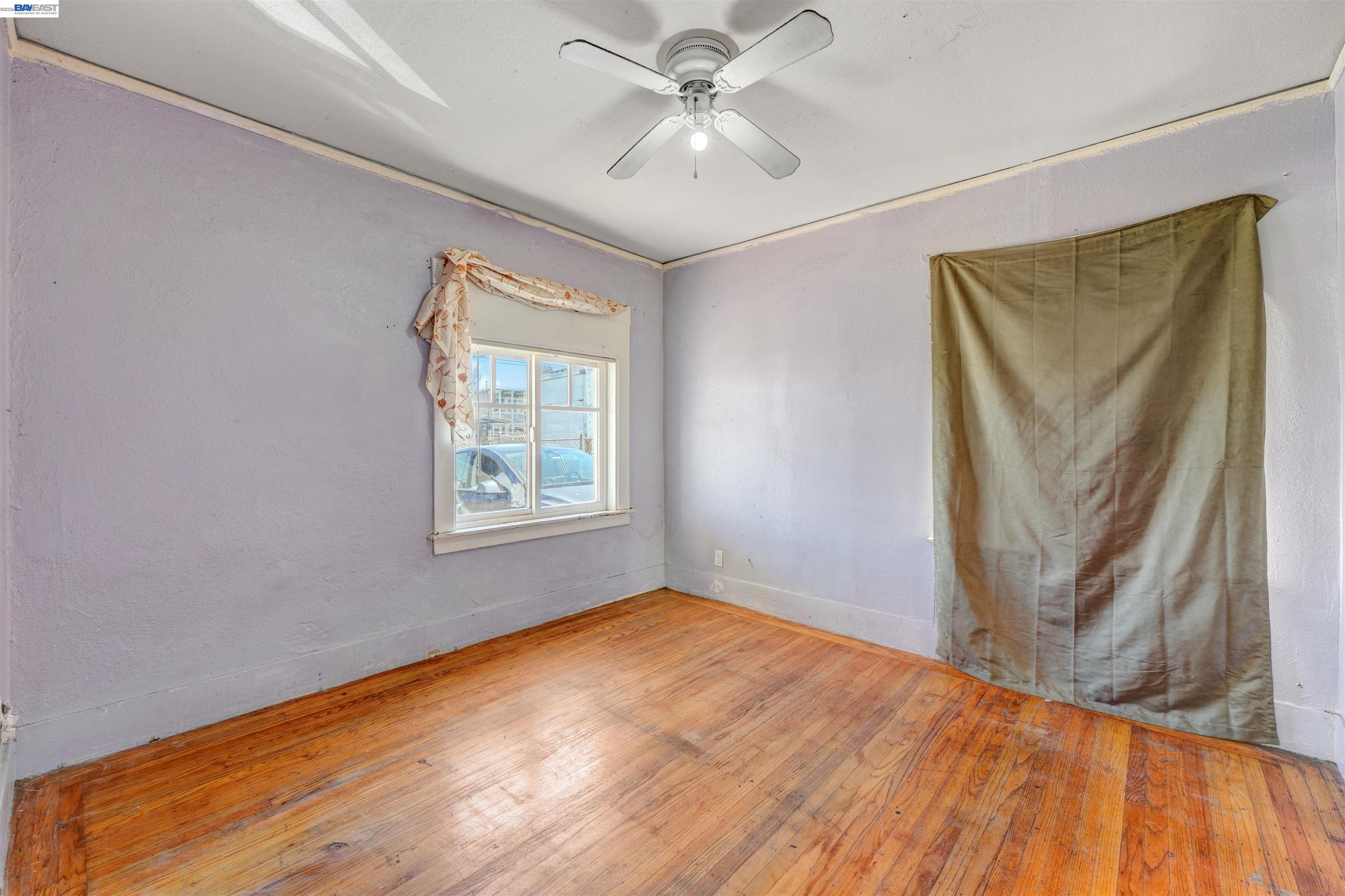 Detail Gallery Image 9 of 21 For 1061 71st Ave, Oakland,  CA 94621 - 2 Beds | 1 Baths