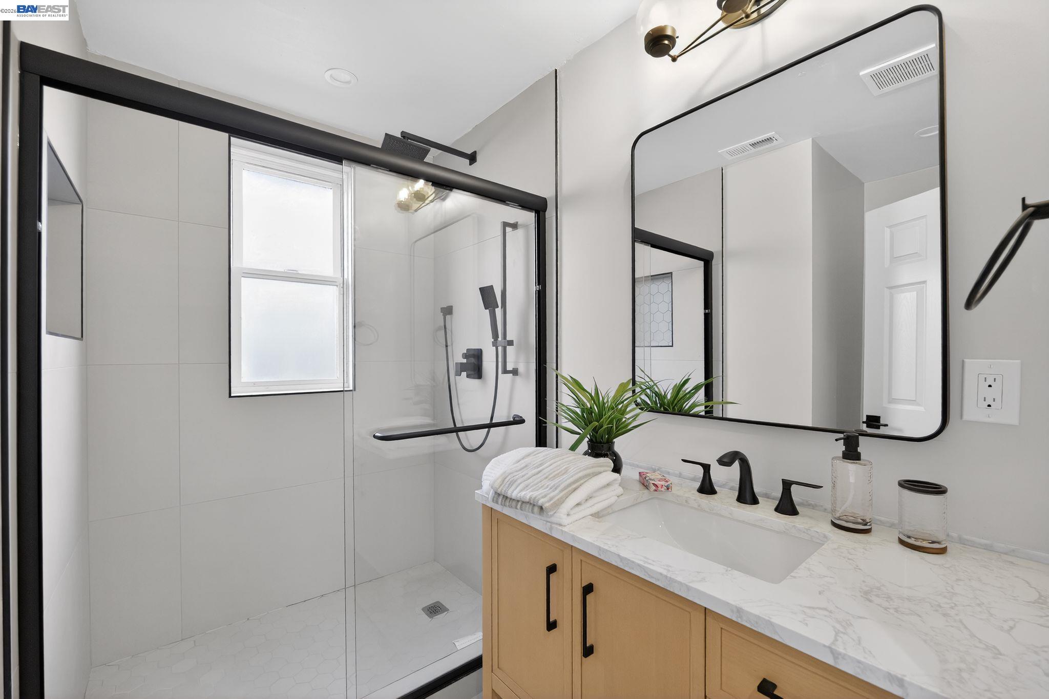 Detail Gallery Image 17 of 39 For 792 8th Ave, Redwood City,  CA 94063 - 4 Beds | 3 Baths