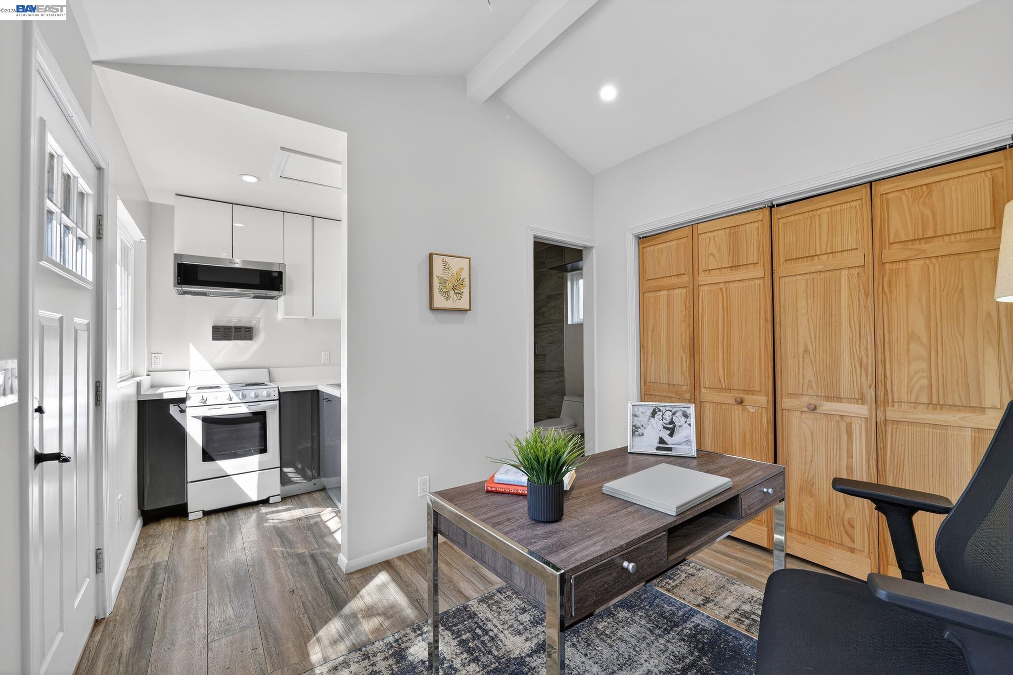 Detail Gallery Image 20 of 39 For 792 8th Ave, Redwood City,  CA 94063 - 4 Beds | 3 Baths