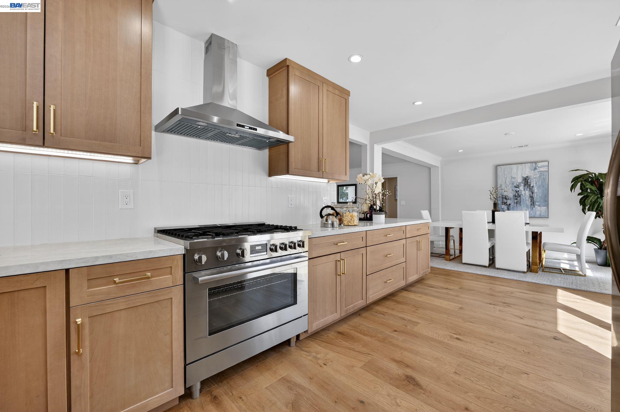 Detail Gallery Image 3 of 39 For 792 8th Ave, Redwood City,  CA 94063 - 4 Beds | 3 Baths