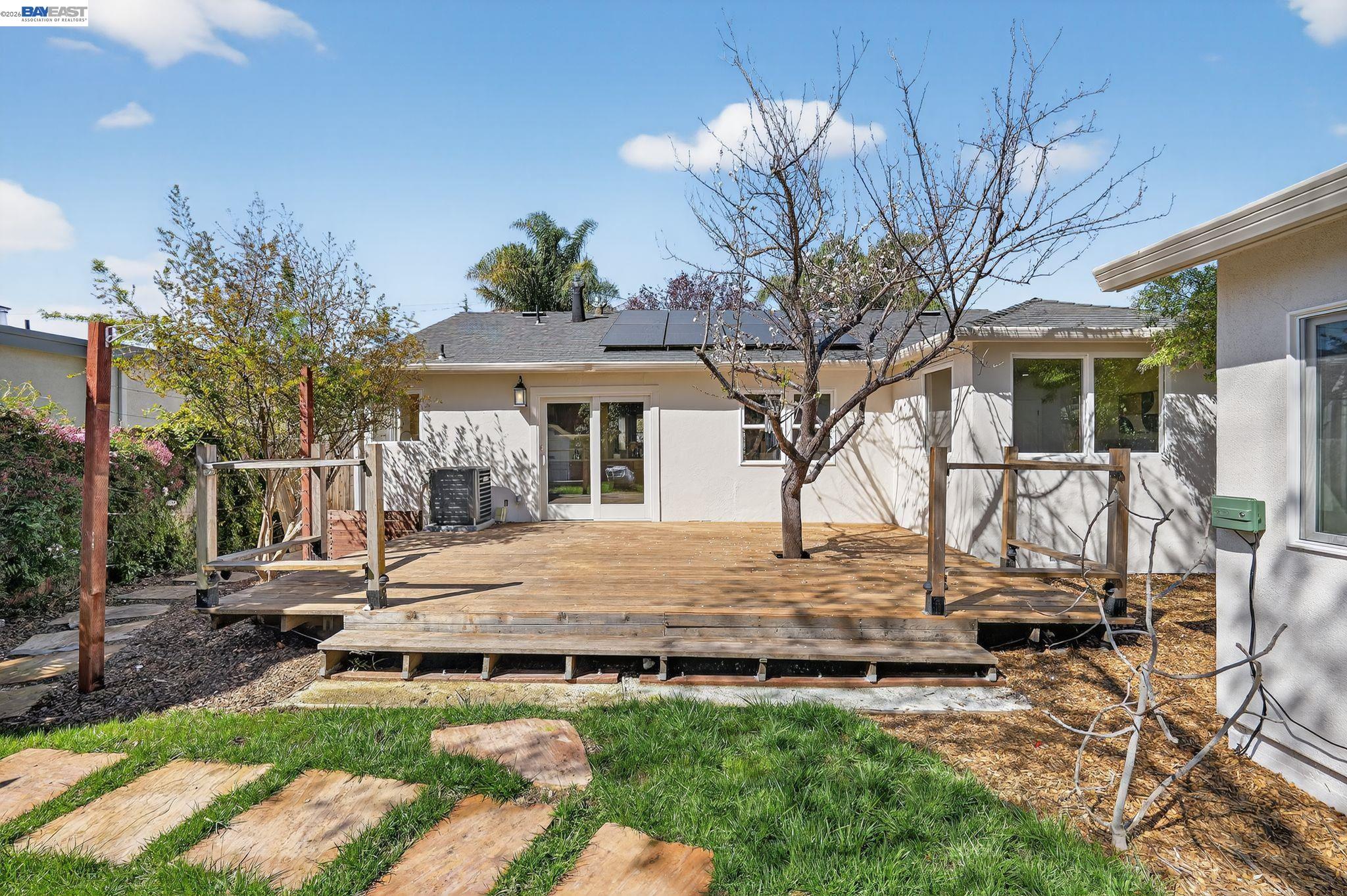 Detail Gallery Image 23 of 39 For 792 8th Ave, Redwood City,  CA 94063 - 4 Beds | 3 Baths