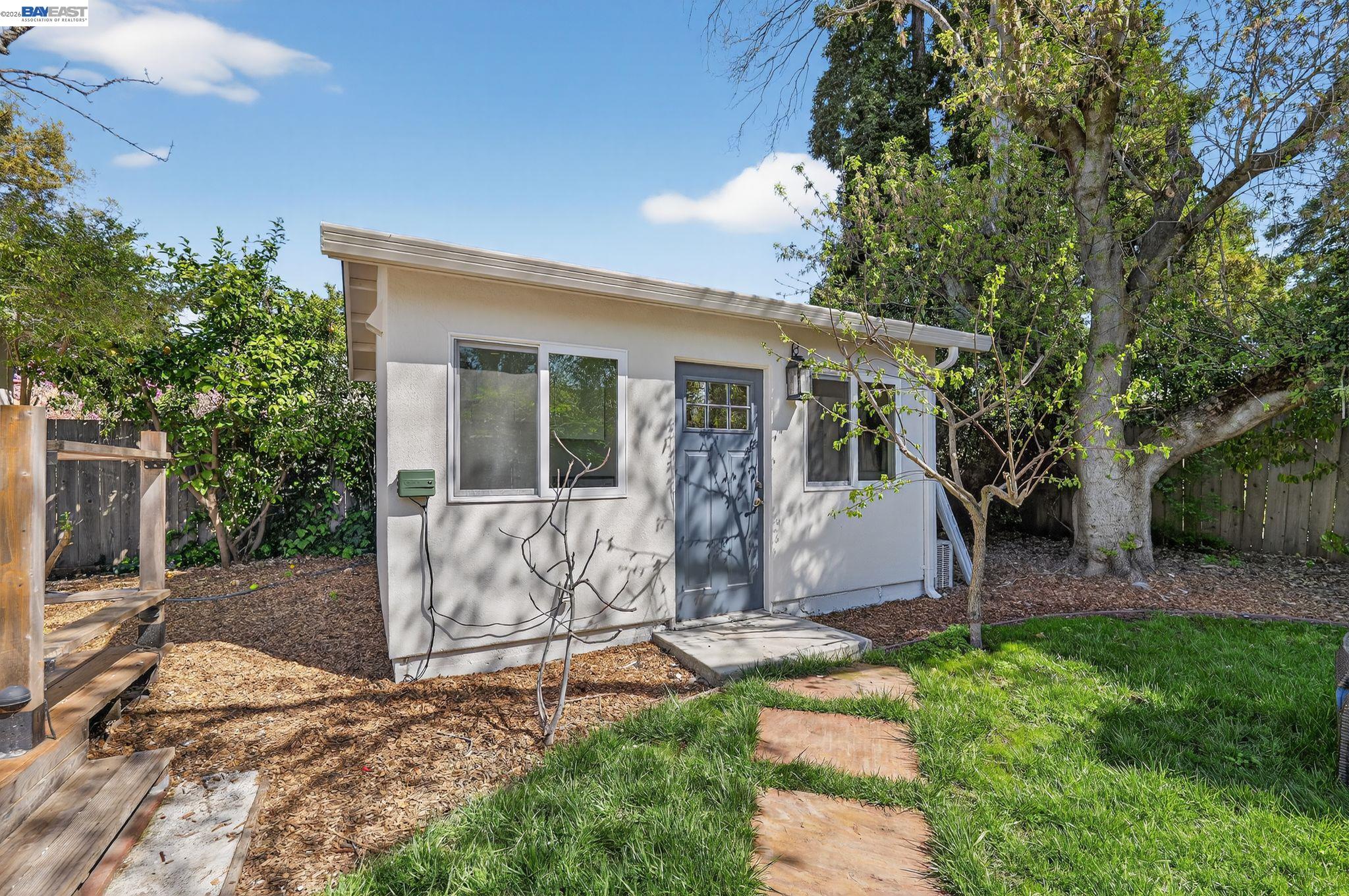 Detail Gallery Image 29 of 39 For 792 8th Ave, Redwood City,  CA 94063 - 4 Beds | 3 Baths