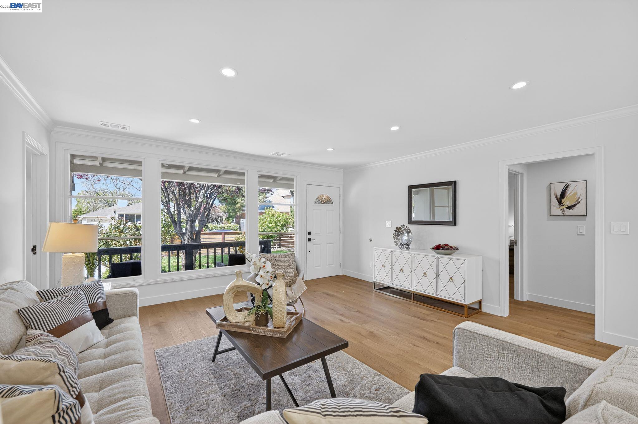 Detail Gallery Image 4 of 39 For 792 8th Ave, Redwood City,  CA 94063 - 4 Beds | 3 Baths