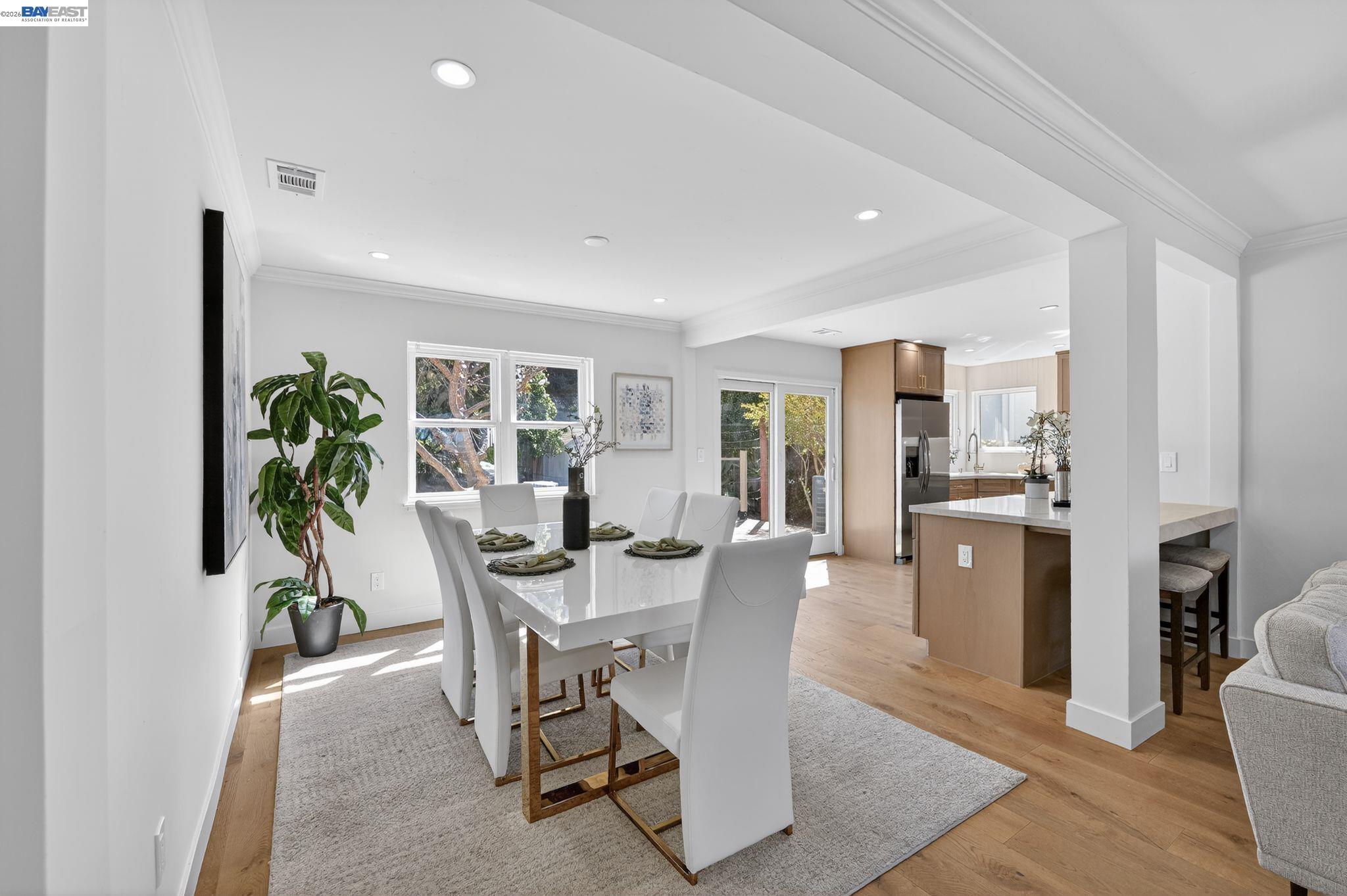 Detail Gallery Image 7 of 39 For 792 8th Ave, Redwood City,  CA 94063 - 4 Beds | 3 Baths