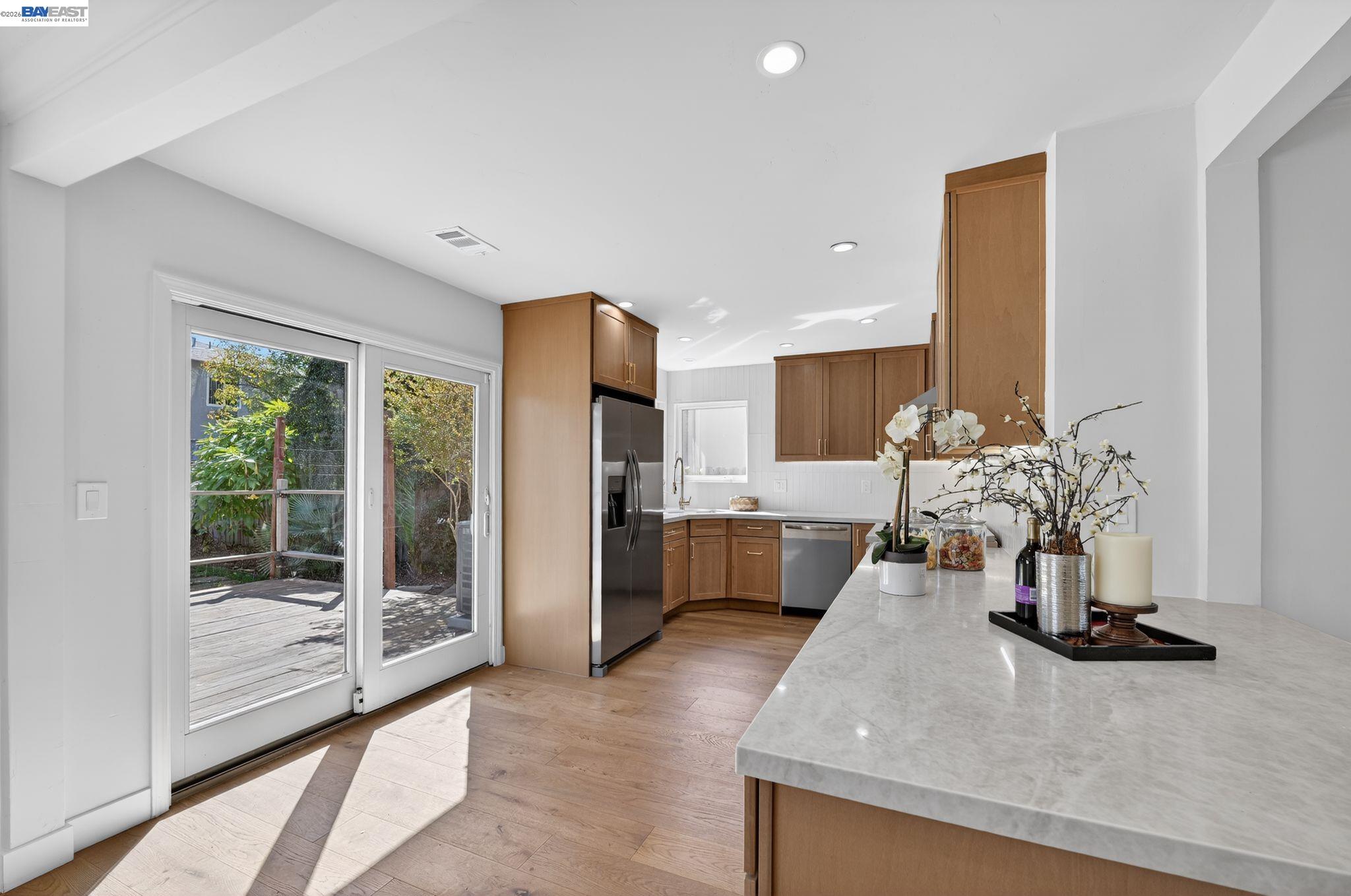 Detail Gallery Image 8 of 39 For 792 8th Ave, Redwood City,  CA 94063 - 4 Beds | 3 Baths