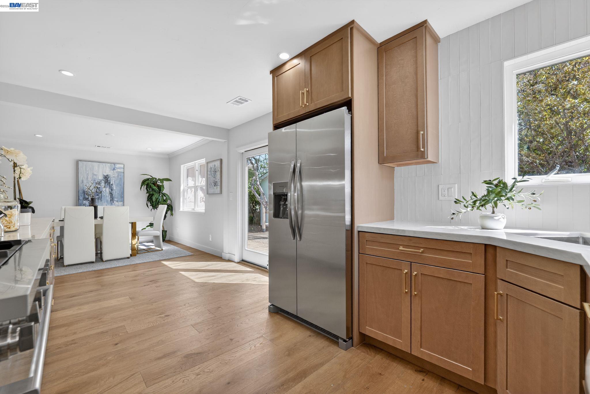 Detail Gallery Image 10 of 39 For 792 8th Ave, Redwood City,  CA 94063 - 4 Beds | 3 Baths