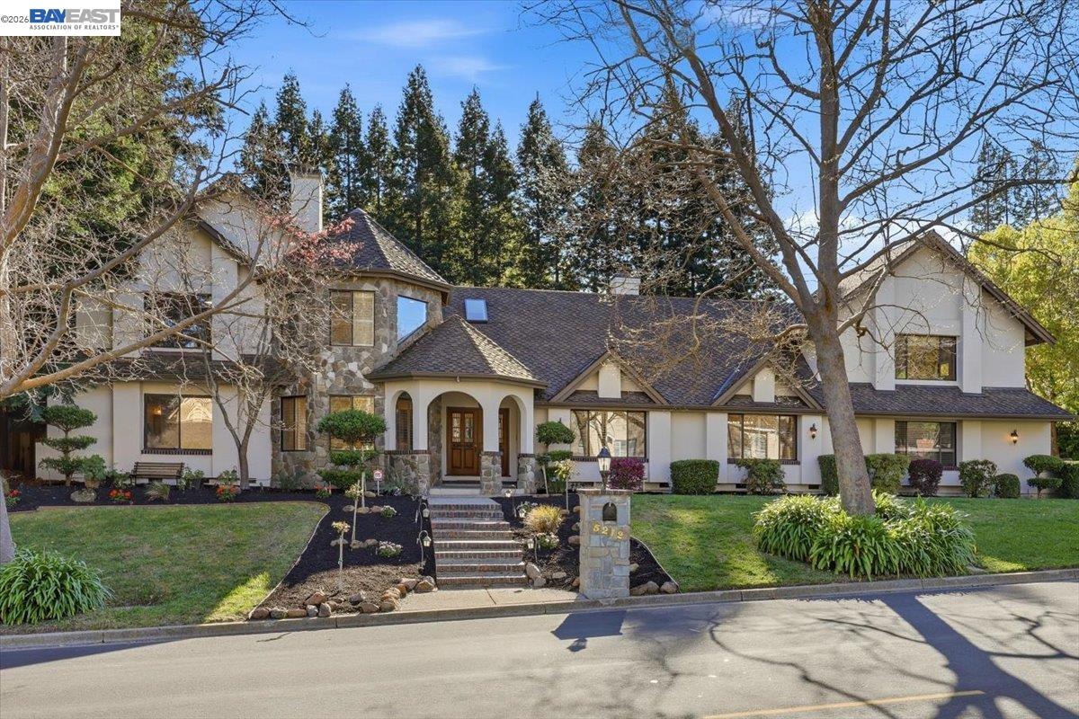 Detail Gallery Image 2 of 60 For 5212 Blackhawk Dr, Danville,  CA 94506 - 5 Beds | 5/1 Baths