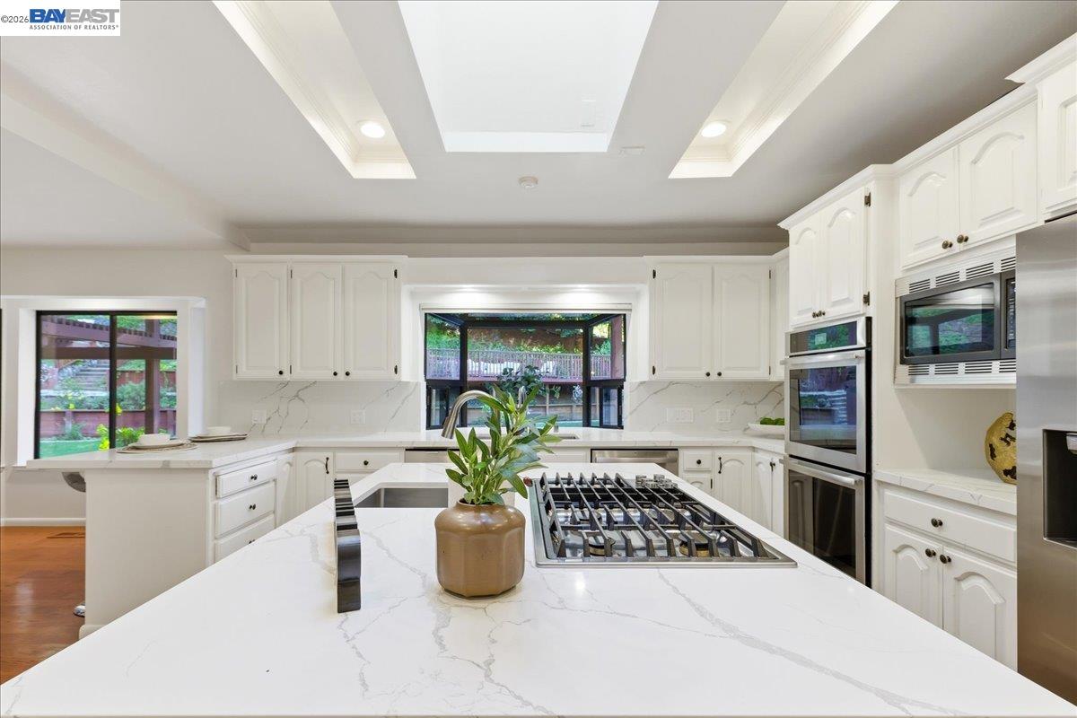 Detail Gallery Image 12 of 60 For 5212 Blackhawk Dr, Danville,  CA 94506 - 5 Beds | 5/1 Baths