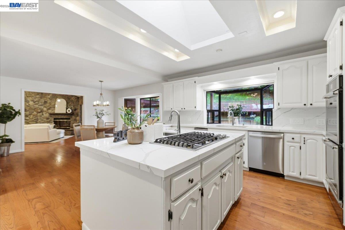 Detail Gallery Image 13 of 60 For 5212 Blackhawk Dr, Danville,  CA 94506 - 5 Beds | 5/1 Baths