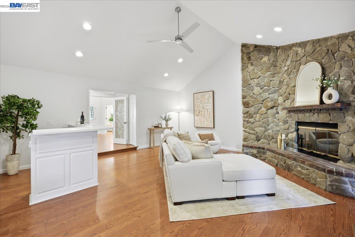 Detail Gallery Image 18 of 60 For 5212 Blackhawk Dr, Danville,  CA 94506 - 5 Beds | 5/1 Baths