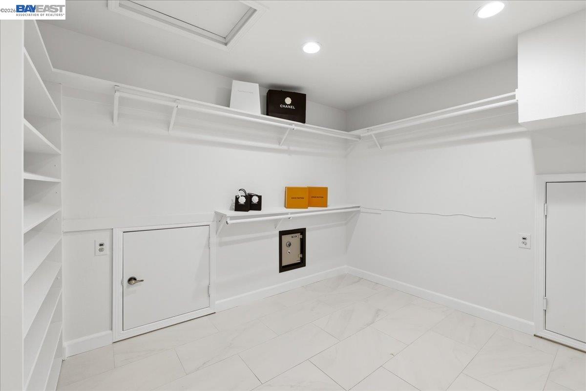 Detail Gallery Image 29 of 60 For 5212 Blackhawk Dr, Danville,  CA 94506 - 5 Beds | 5/1 Baths